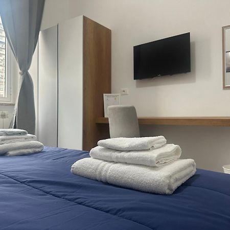 Mosaic Inn Genoa Ngoại thất bức ảnh
