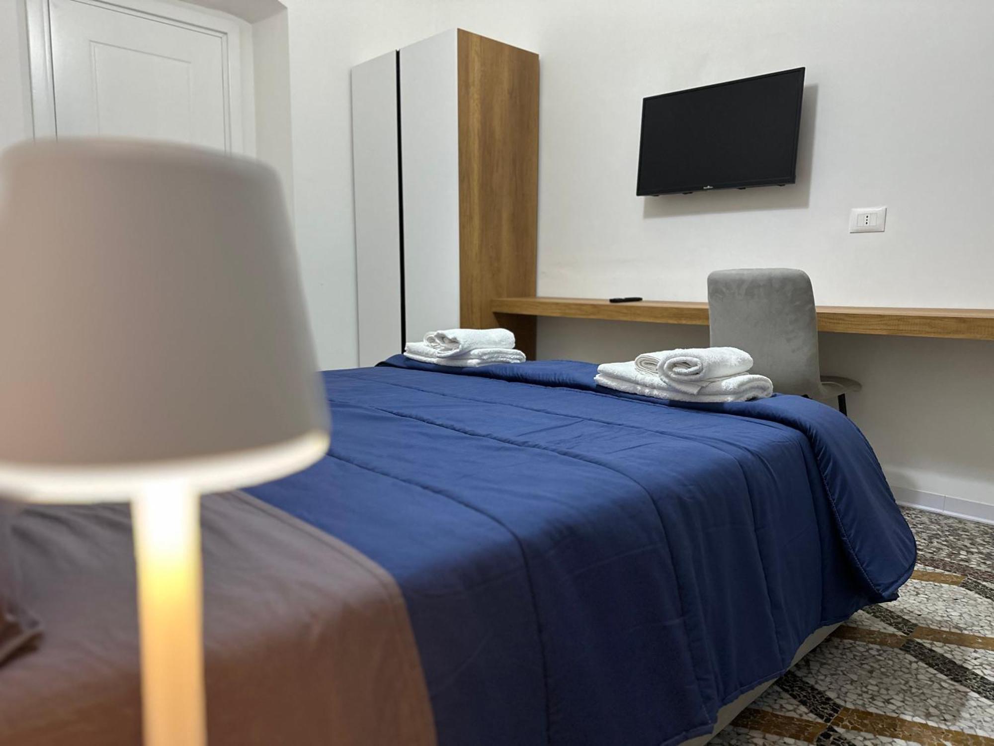 Mosaic Inn Genoa Ngoại thất bức ảnh