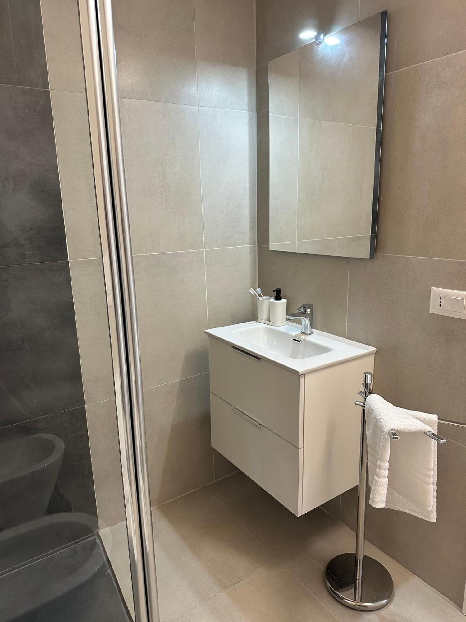Mosaic Inn Genoa Ngoại thất bức ảnh